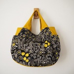 シンプル　フラワー　イエロー×ブラック　タックぷっくりBAG　横ポケット　　♪帆布　マスタード