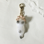 【試作品】マスク・ファスナーチャーム　箱座り猫ちゃん　レジン