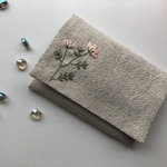 [送料無料]コットンリネンの刺繍ティッシュケース　〜薄桃〜 ギフトに！