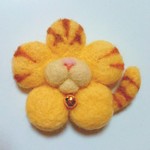 花・鼻ブローチ
