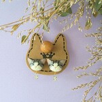 猫　ピアス　ラインストーン付き