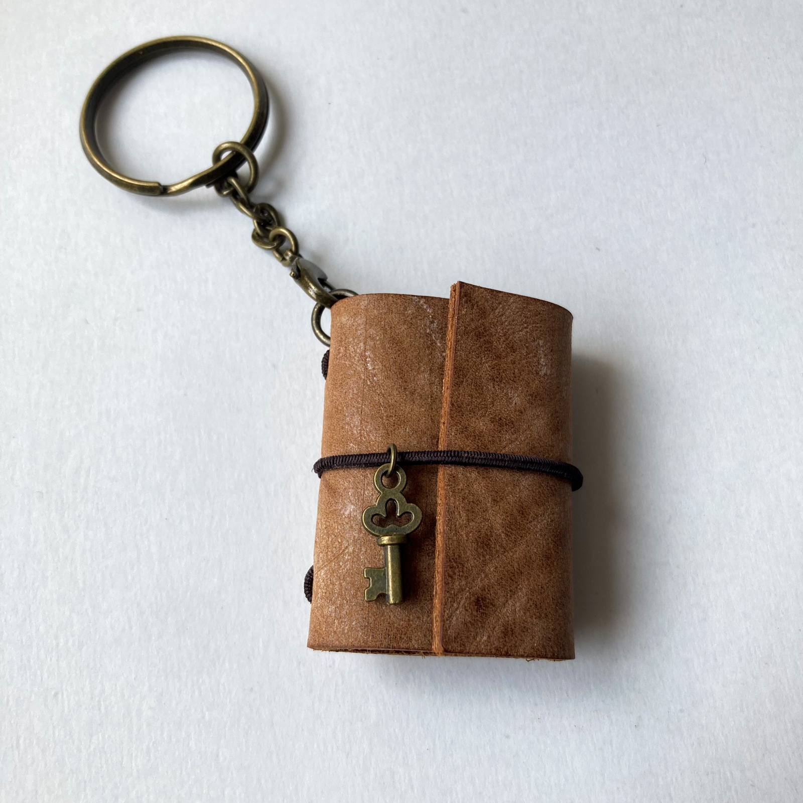 ミニレザーノートキーホルダー ブラウン - Subee | minne byGMO