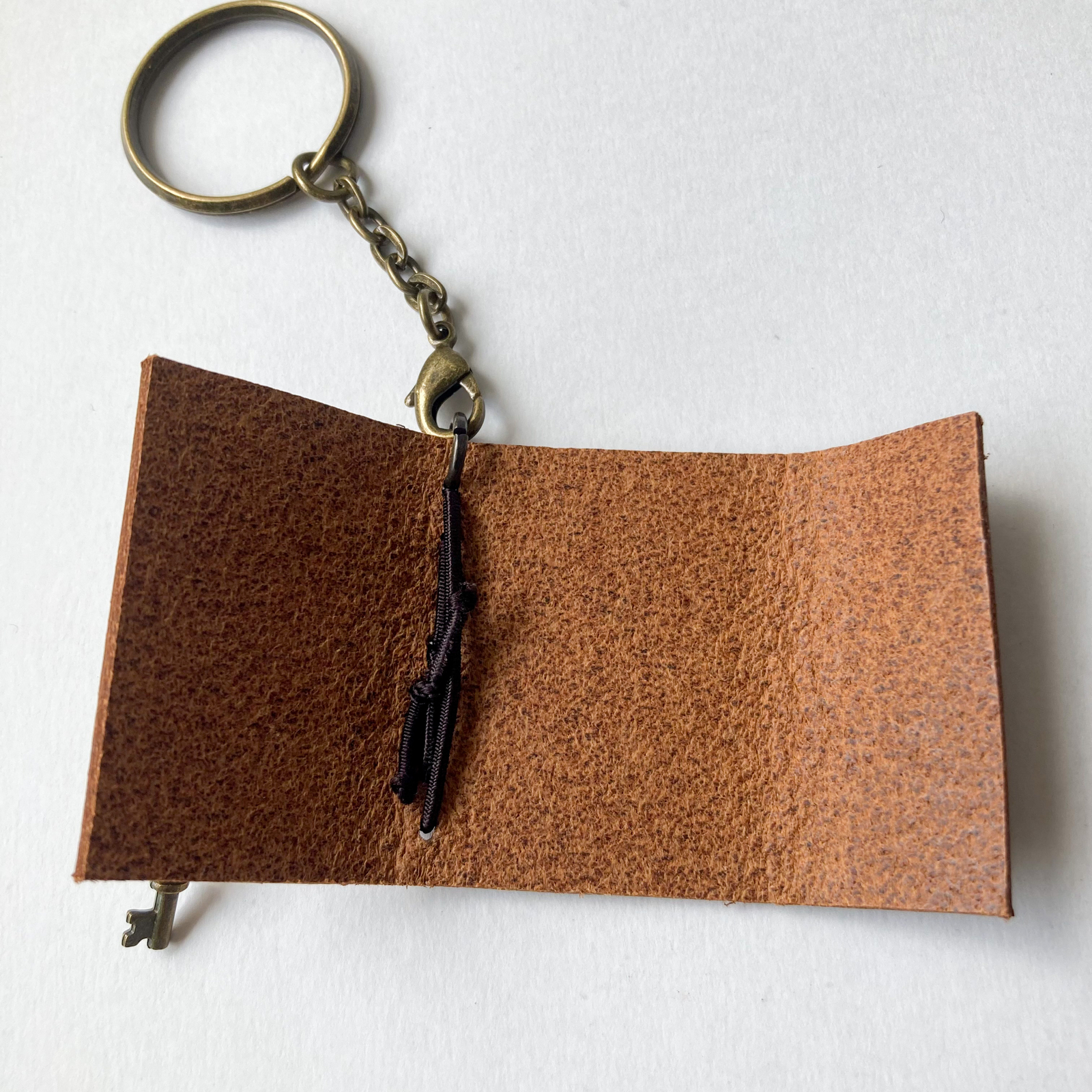 トラベラーズノート　キーホルダー アクリルキーホルダー【2023年1月発売】 - TRAVELER'S FACTORY