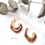 【589a】インポート デザイン ピアス⭐琥珀色×ゴールド⭐1ペア 