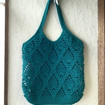 【再販】ピーコックグリーンのかぎ編みバッグ