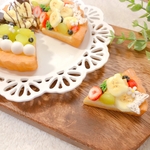 【送料無料】フルーツタルト 樹脂粘土 果物 いちご ブルーベリー バナナ マスカット マンゴー