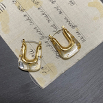 U字フープピアス