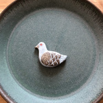 ハトのブローチ