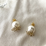 一粒パール　花咲きパールピアス(イヤリング) ゴールド