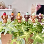 ハンドメイド  ガーデンピック　リンゴを頭にのっけたクマさん　多肉植物　樹脂粘土