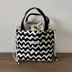再販♡　洗える！保冷お弁当用トートバッグ　北欧風　なみなみ　ブラック