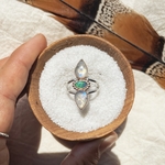 13〜15号【サイズ調整可】《14kgf×silver925》rainbow moon× opal✴︎3 stone ring❤︎