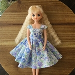 リカちゃんワンピース　ハンドメイド  リカちゃん服　春の香り柄水色