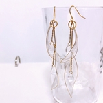 クリアホワイト ピアス/イヤリング  ディップアート アメリカンフラワー ワイヤーフラワー シンプル ホワイト 白 きれい 透明感 夏 春 クリア チェコ デート ドレス 結婚式 ブライダル 