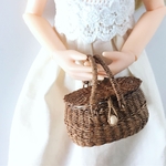 ふた付きピクニックバスケット＊ミニチュア＊内布＊持ち手が動く＊色は2色から選べます