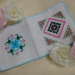 ハーダンガー刺繍のマスクケース