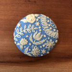 刺繍くるみボタン（ヘアゴム/ブローチ）