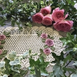あぽぽ工房様専用・レース編みのドイリー・楕円のダークローズ　　37 × 22 cm