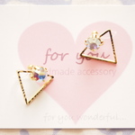 "for you" オーロラクリスタルストーン　トライアングル　樹脂ノンホールイヤリング　10mm