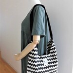 NEW!＊送料無料＊モノトーンウェーブのワンショルダー