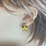 ＜再販＞●ぴょこんガエル　ピアス　耳たぶからピョコン♪　真鍮　パールポスト　カエル　かえる