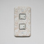 スイッチカバー　角型２つ口用（メアリーローズ）640106