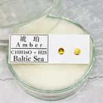 ✴︎No.540-a✴︎希少✴︎鉱物標本✴︎ バルト海産 ナチュラル 粒状 アンバーのピアス a