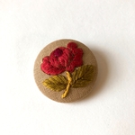 antique rose 刺繍 ブローチ　レッド