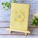 【新作❣️】可愛いイエローのハーダンガー刺繍のブックカバー（文庫サイズ）