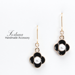 BLACK FLOWER(563) ピアス/イヤリング/ノンホールピアス/樹脂ピアス
