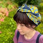 三つ編みヘアバンド  幅12cm なみなみイエロー×無地ネイビー　リバーシブル　コットン　100% 大人用