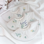 お花の刺繍♡ナチュラル可愛いコットンリネンスタイ　360°スタイ　まんまるスタイ