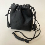 レザー　スマホポシェット　内側リバティ　スリーピングローズ