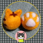 猫おもちゃ２個セット🐈猫耳&肉球🐾鈴入り