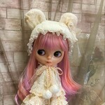くま耳帽子　ボンボンオフホワイト　ブライス