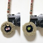両面刺繍・蝶と花のレンズキャップホルダー(67ミリ以下用)