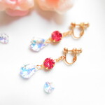 【新作】~Strawberry〜苺のカキ氷～【イヤリング】ゆらゆら揺れる    夏　ネジバネ式イヤリング/スワロフスキーイヤリング