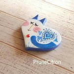 《受注製作》✨陶器のような✨ ふっくらHeart型❤ネコさんのブローチ