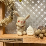 赤目のうさぎ　羊毛フェルト　ドール　ブライスのお友だち　ミニチュア