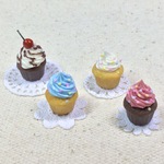 約1/6ミニチュアフード　手作りカップケーキ4個セット