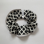 モノクロシュシュ首輪（長毛さん）