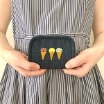 【再販】アイスクリームの手刺繍ミニ財布(a)