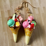 ミニチュア 2種のアイスクレープ  ピアス or ストラップ