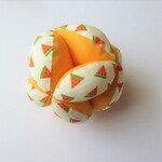 赤ちゃんの鈴入りキッキングボール(スイカ柄×黄）