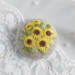 ひまわり 刺繍ブローチ orヘアゴム くるみボタン