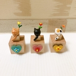 並べて飾ってねこだらけ 