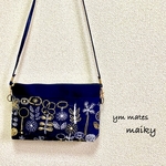 お花刺繍(ネイビー)  ネイビー帆布ショルダーバッグ 