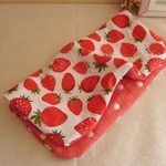 ループ付*６重ガーゼハンカチタオル*strawberry入園遊学