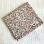 Sale 1点限り☆大判4重ガーゼケット　ガーゼブランケット　肌掛け　寝具　　大判約100ｃｍ×約113ｃｍ　女の子　小花柄　ピンク　おくるみにも　ご出産祝い