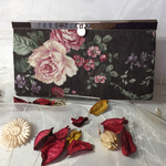 長財布（黒に薔薇バラ…）